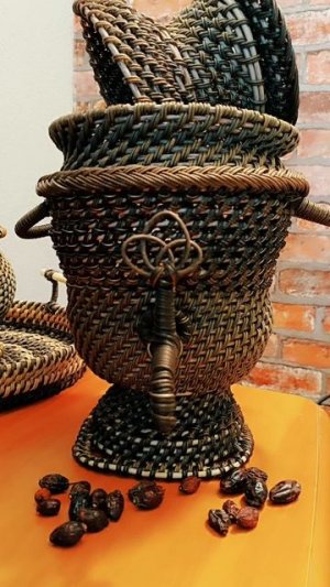 Самовар, корневым плетением из ротанга