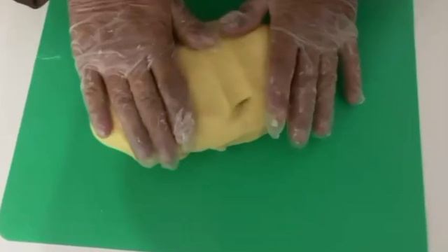 Үйіңізде 4 АЛМА мен 4 ЖҰМЫРТҚА болса, ДӘМІ ауызда еритін, тәттіні жасаңыз.