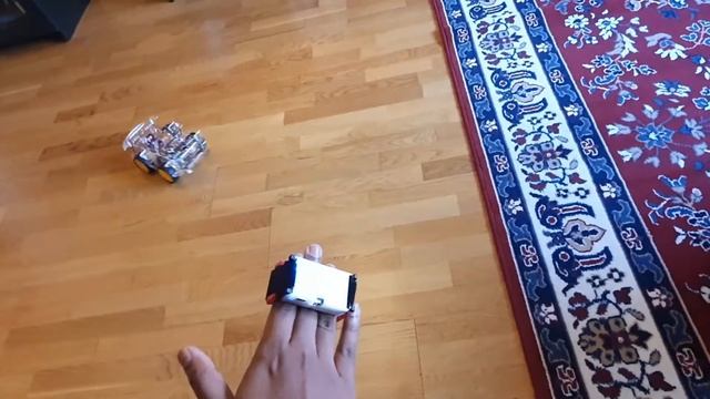 Hand Gesture-controlled Robot смотреть онлайн