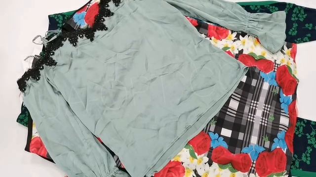 Одежда оптом Brand Mix сток 15 кг * 12,5 €/кг лот #860 смотреть онлайн