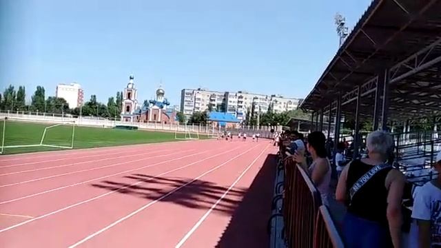 На стадионе Лакомова. Забег на 60 метров. смотреть онлайн