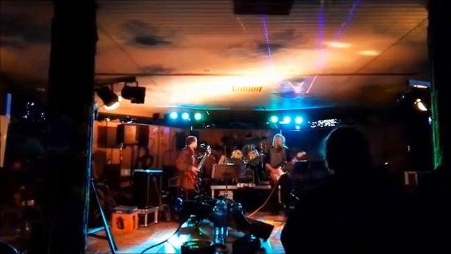 Sequoia Blue hotel смотреть онлайн