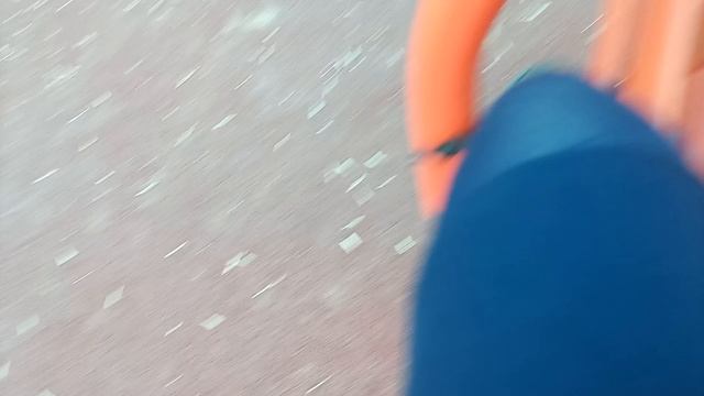 издеваемся над друзьями 😝 смотреть онлайн