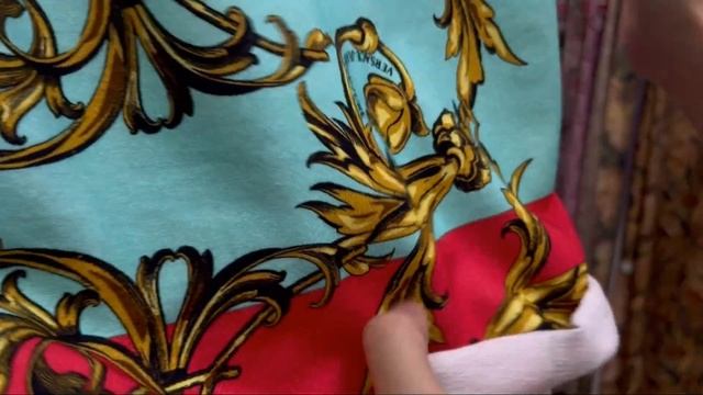 Футер в стиле Версаче смотреть онлайн