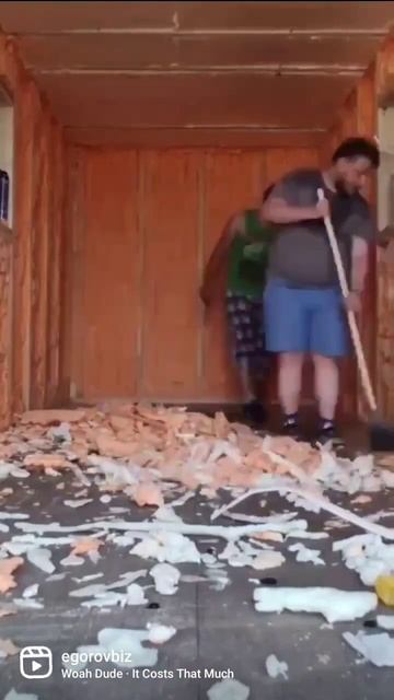 переделываем морской контейнер в современную кофейню. #кофессобой #бизнес смотреть онлайн