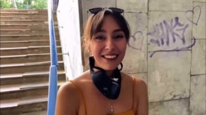 Девушка на улице сосала у двоих
