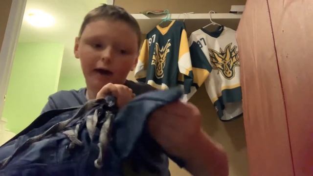 What’s in my hockey bag!! 2019 смотреть онлайн