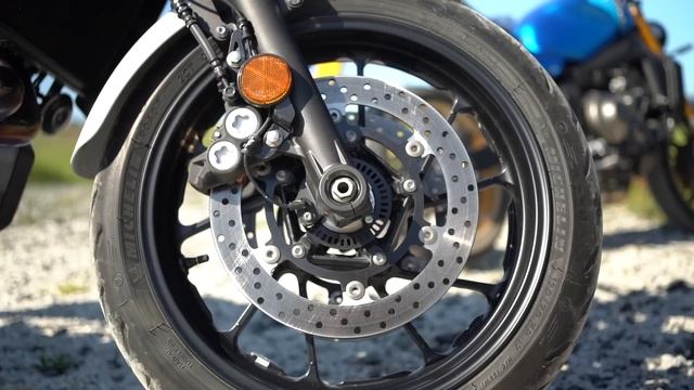 New 2022 Yamaha XSR900 vs XSR700: Which Should You Buy? смотреть онлайн