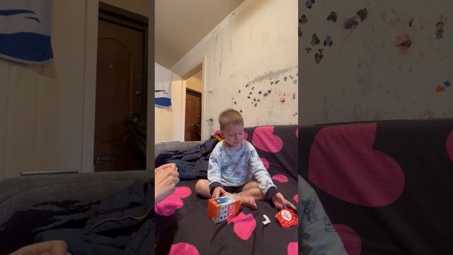 Распаковка Sweet Box Синий трактор. Попался бульдозер. Володя открывает Свит бокс. смотреть онлайн