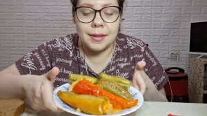 МОЙ ПЕРВЫЙ ПАРЕНЬ БЫЛ МАМЕНЬКИНЫМ СЫНОЧКОМ/МУКБАНГ ФАРШИРОВАННЫЕ ПЕРЦЫ