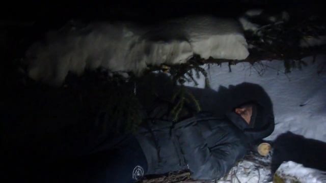 Юморной влог о том, как мой друг в лесу зимой ночевал (съёмка ночью). г. Омск. смотреть онлайн