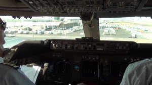 Взлет Boeing 747-400 из Абу-Даби ОАЭ вид из кабины пилота | Взлет самолета вид из кабины пилота