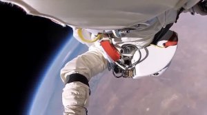 Прыжок из космоса! Прыжки с парашютом - Red Bull Space Dive