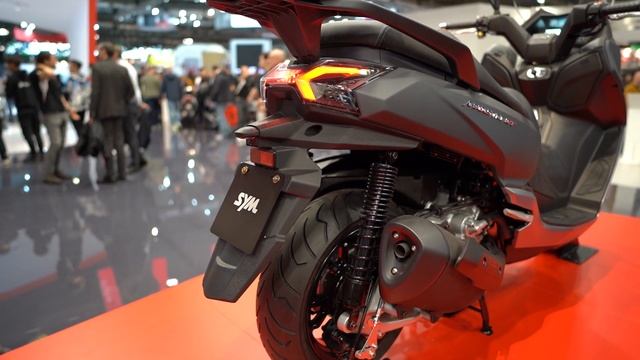 SYM MAXYM GT 400cc scooter 2024 model in EICMA Italy смотреть онлайн