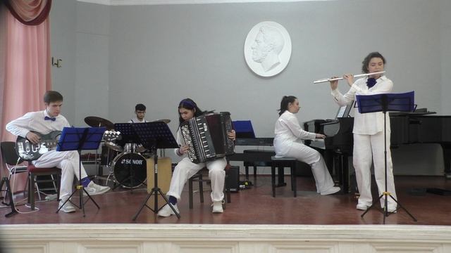 "Турецкий марш" в стиле бразильской самбы! Исп. ансамбль "Хеппи Бэнд" НГК Новосибирск смотреть онлайн