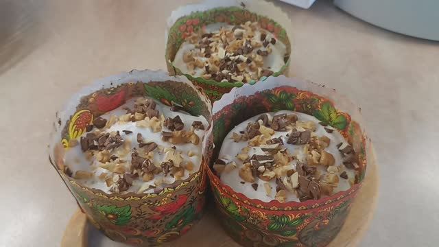 ГОТОВИМСЯ К ПАСХЕ / КРАСИМ ЯЙЦА И ПЕЧЕМ КУЛИЧИ