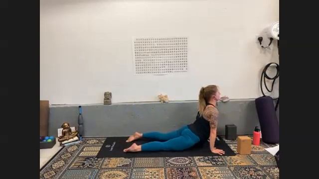 One Legged Crow Pose смотреть онлайн