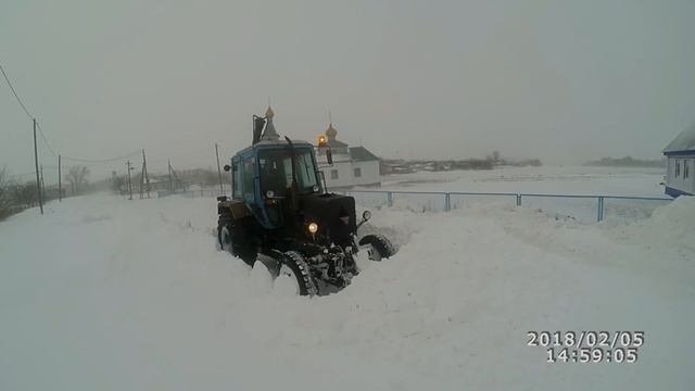 Расчистка дорог с помощью трактора мтз-82. смотреть онлайн