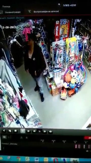 На Рабочей украли детский спортивный костюм смотреть онлайн