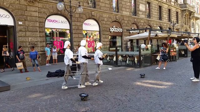 Уличный танцор, Милан, Италия