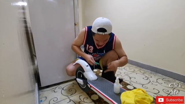 Cleaning our Scooters/Mark Mariano смотреть онлайн