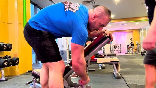 ERMES GASPARINI & COACH RAY ARM WRESTLING WORKOUT смотреть онлайн