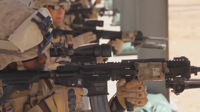 Автомат М27, тренировочные стрельбы морской пехоты США M27 IAR Infantry Automatic Rifle смотреть онлайн