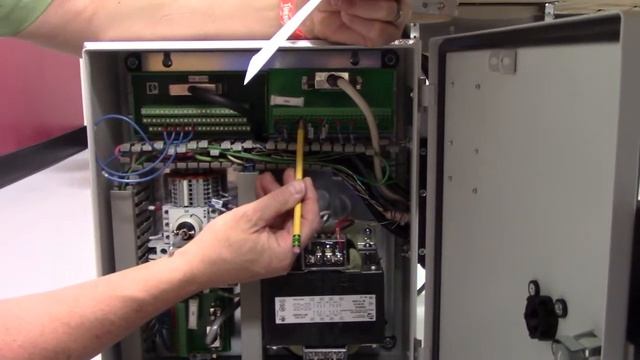 I/O Demonstration connection for the Yaskawa YRC1000 and DX200 смотреть онлайн