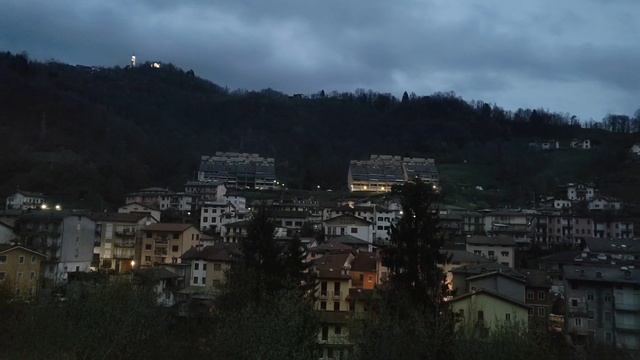 Раннее утро. Пение птиц.