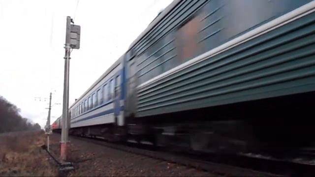 Электровоз ЧС2Т-1016 с поездом смотреть онлайн