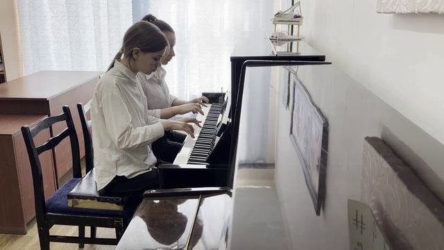 Корнеева Варвара, Целикова Ольга (И. Штраус 