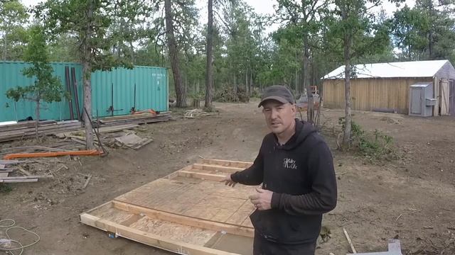 Dog house chicken coop build out of recycled wood Part 1 смотреть онлайн