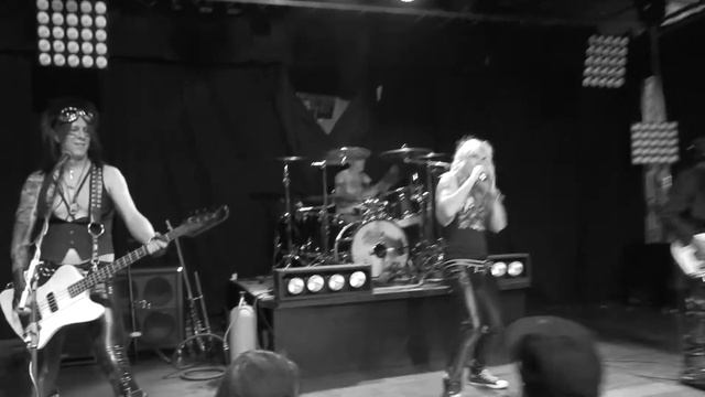 PRIMAL SCREAM - Hollywood Crue - Motley Crue tribute смотреть онлайн