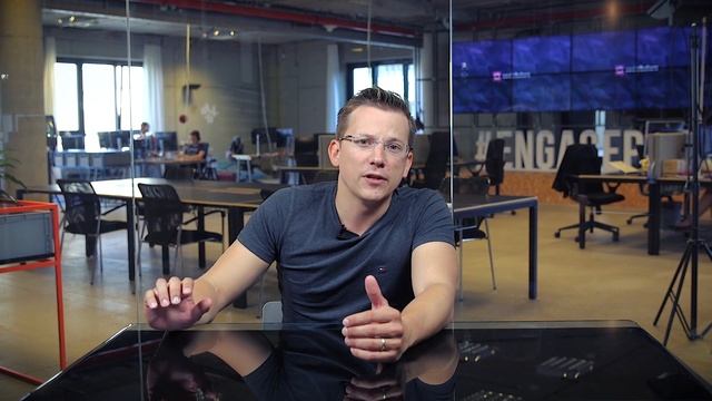 How to Tap into Sponsored Content on Facebook - Social Media Minute смотреть онлайн