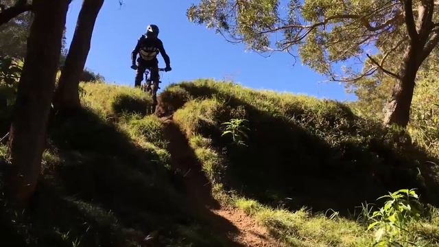 MAXIVALANCHE VTT Réunion смотреть онлайн