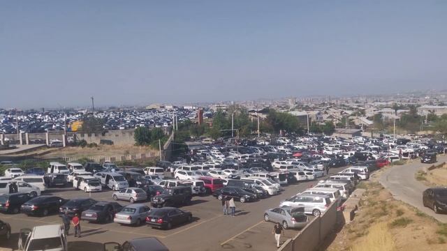 Армения . Ереван авторынок смотреть онлайн