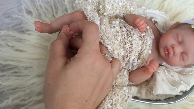 Solid Silicone Reborn Mini Baby Victoria смотреть онлайн