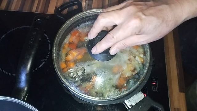 Уха, и жареная рыба с икрой!!!