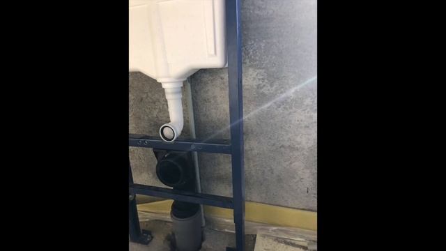 вградена тоалетна чиния, grohe, окачена, заровена в стената Install a GROHE wall-hung toilet system смотреть онлайн