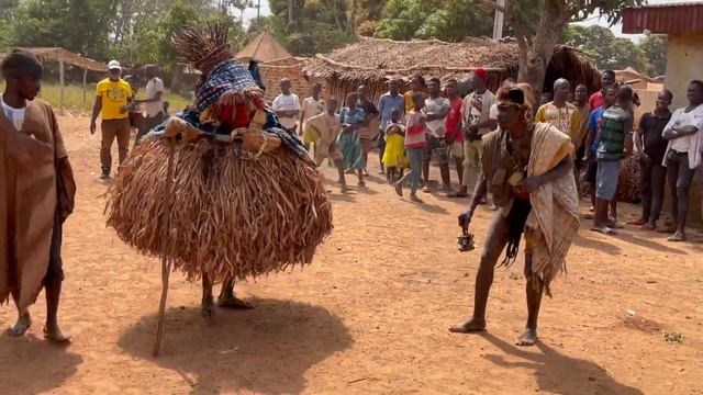 Священні маски Кот-д'Івуару. «Мудрий хамелеон» / Sacred masks of Ivory Coast. "Wise Chameleon" смотреть онлайн