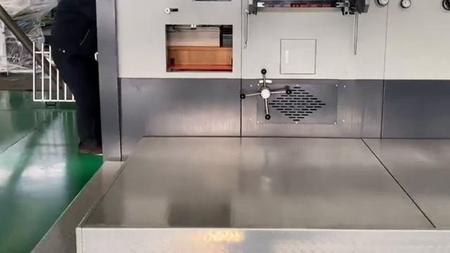Sterling S-CUT 760 плотный картон - большая длина ножей смотреть онлайн