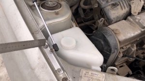 Газовый упор на капот Лада калина первого поколения