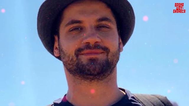 Вся страна соболезнует Марку Богатыреву смотреть онлайн