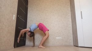 Учимся делать мостик с положения стоя!