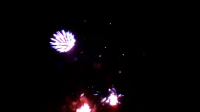 Салют на день города 2010.mpg смотреть онлайн