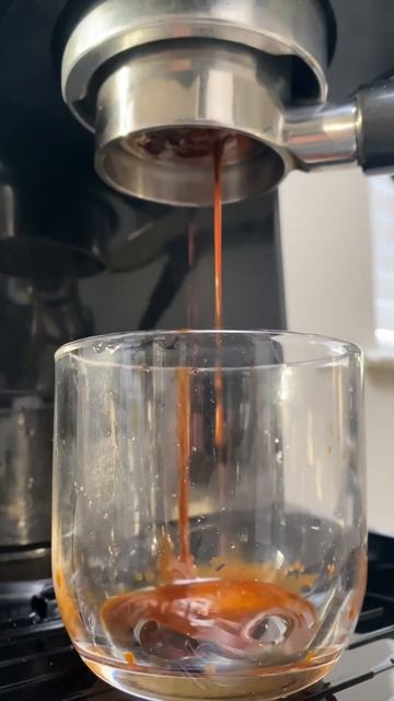 OLIVE OIL LATTE?!! Here goes nothing.. смотреть онлайн
