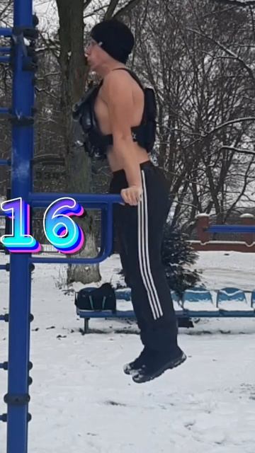 #shorts #workout #streetlifting Отжимание на брусьях в жилете 23 кг (23×20). смотреть онлайн