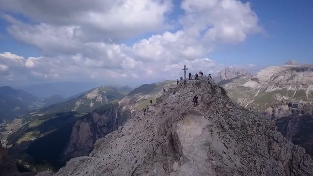 Gran Cir - Große Cirspitze Dolomites with Drone Hiking смотреть онлайн