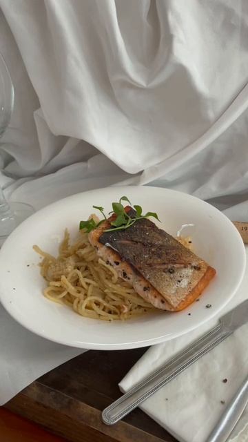 Pasta Cream Sauce With Squids, Pan Seared Salmon #shorts #homecooking
