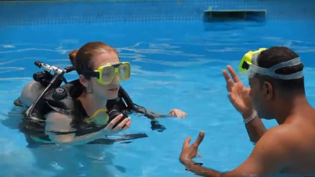 Mango Bay French.mp4 смотреть онлайн